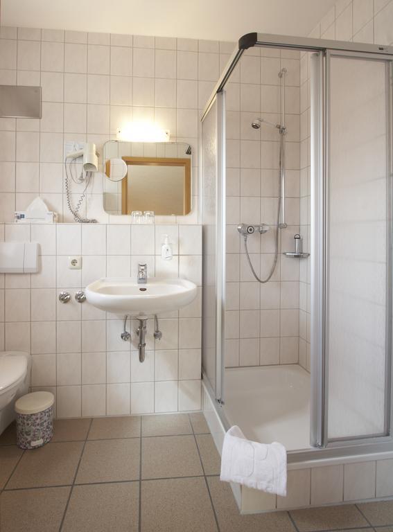 Hotel Company Cölbe Eksteriør bilde