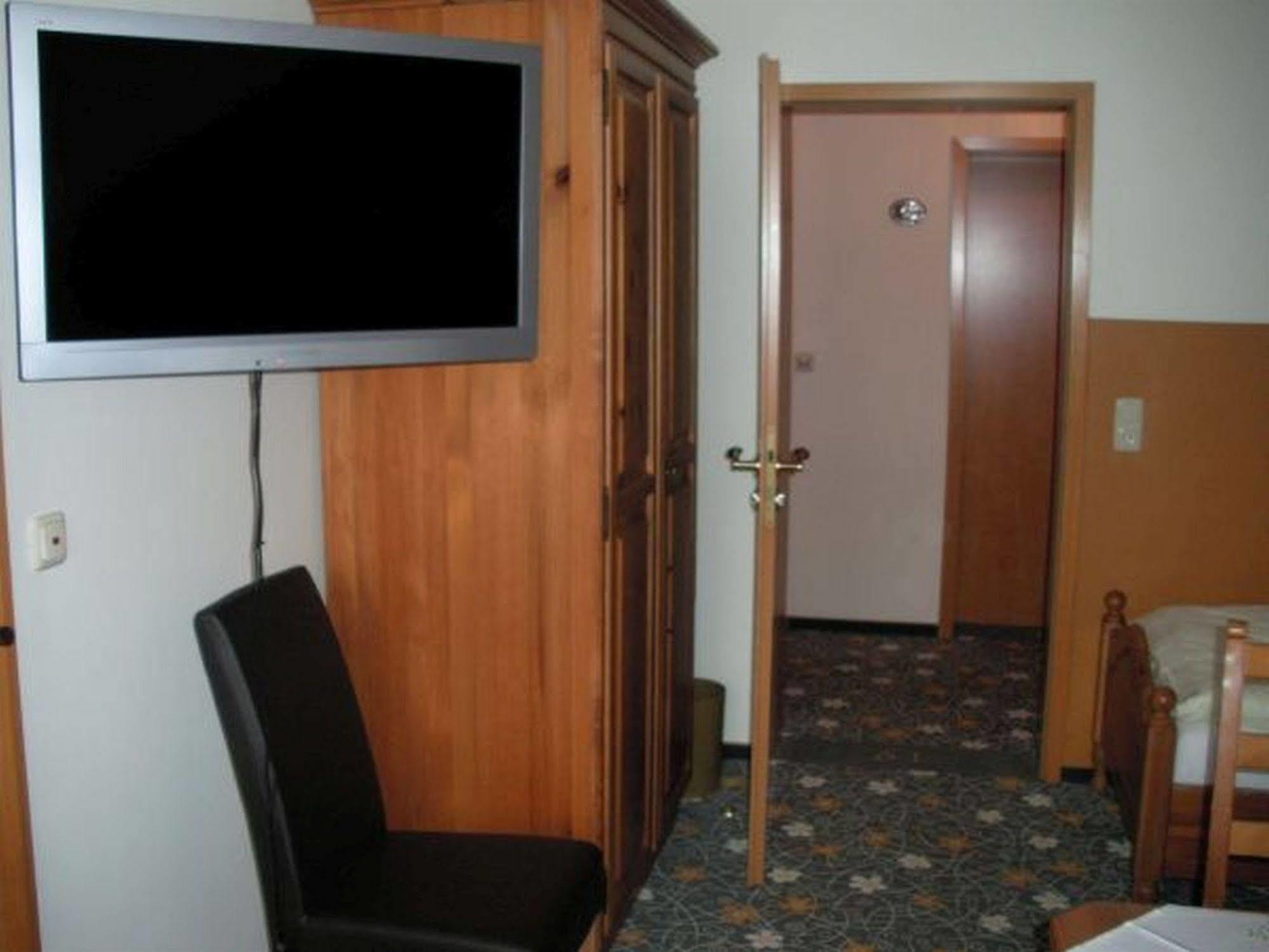 Hotel Company Cölbe Eksteriør bilde