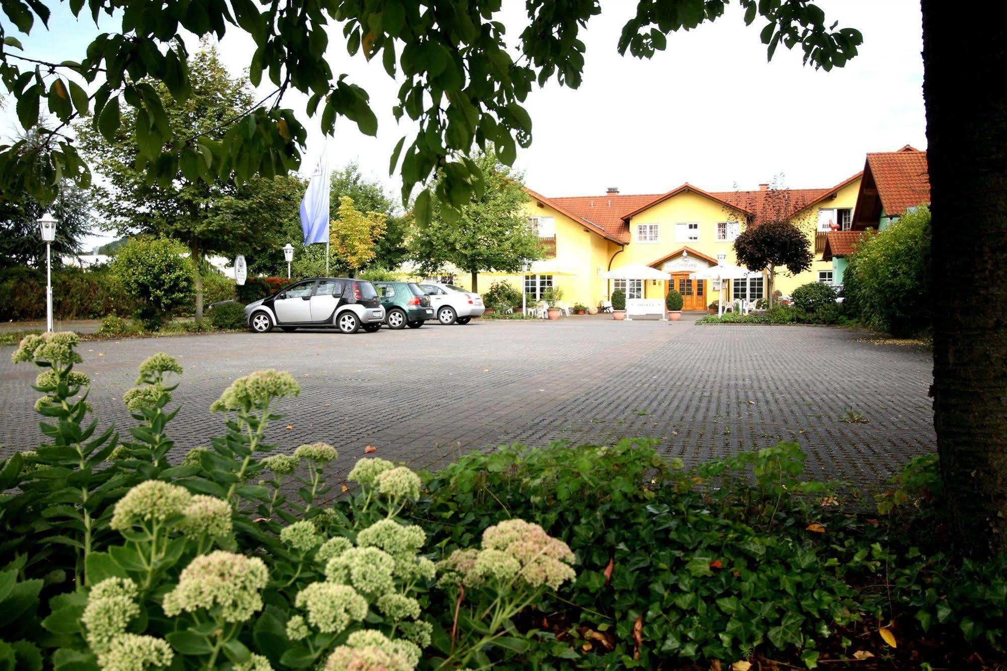 Hotel Company Cölbe Eksteriør bilde