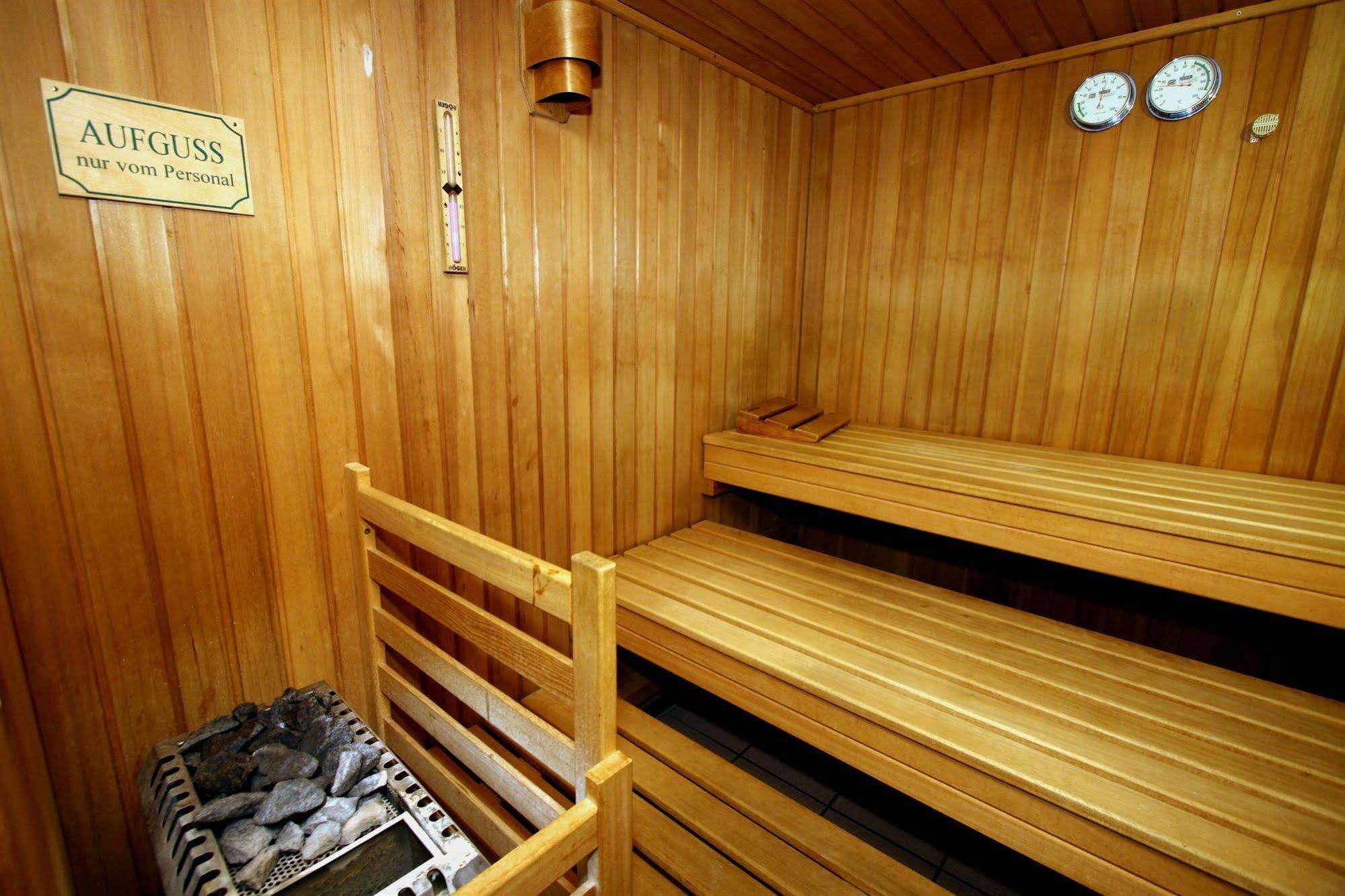 Hotel Company Cölbe Eksteriør bilde